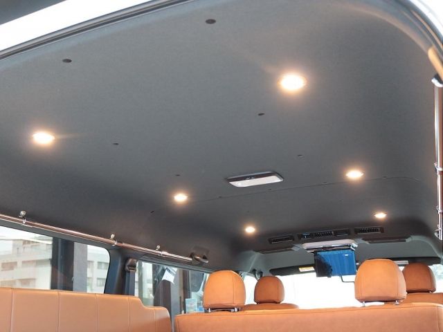 TOYOTA HIACE VAN 2WD 2023 Image 31