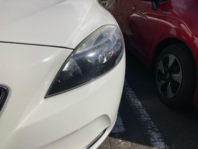 VOLVO V40 2013 Image 31