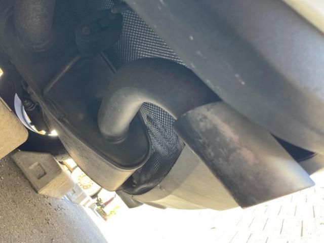 VOLVO V40 2013 Image 31