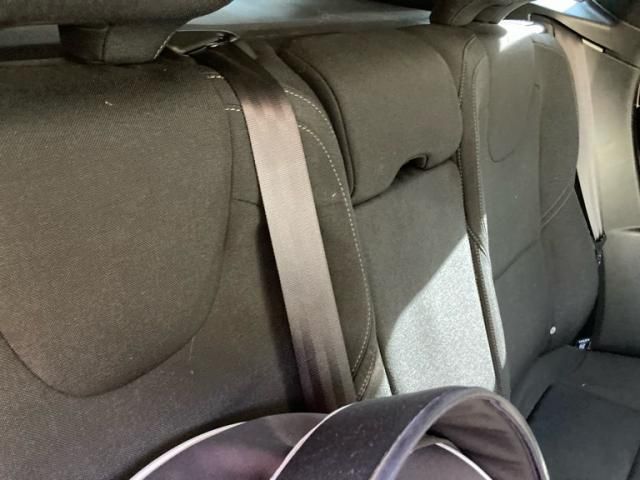 VOLVO V40 2013 Image 31