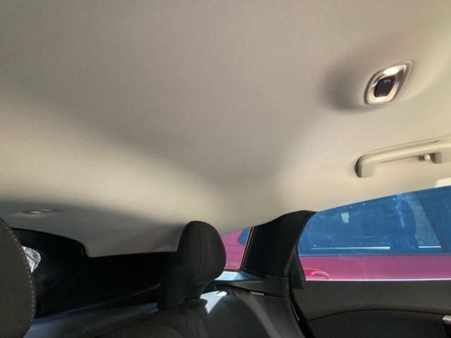 VOLVO V40 2013 Image 31