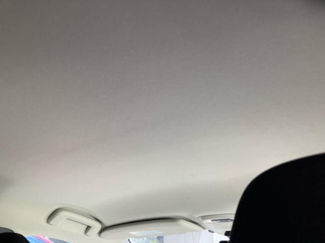 VOLVO V40 2013 Image 31