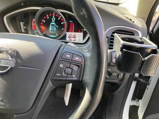 VOLVO V40 2013 Image 31