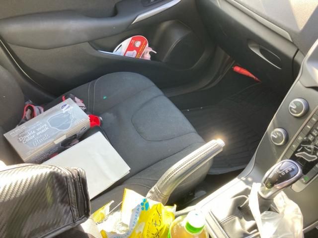 VOLVO V40 2013 Image 31