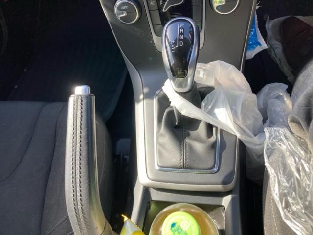 VOLVO V40 2013 Image 31