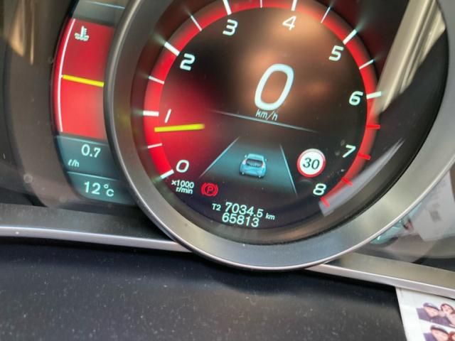 VOLVO V40 2013 Image 31