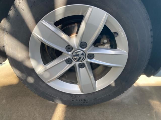 VOLKSWAGEN THE BEETL 2015 Image 31