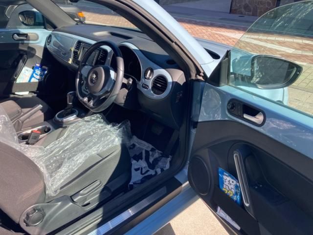 VOLKSWAGEN THE BEETL 2015 Image 31
