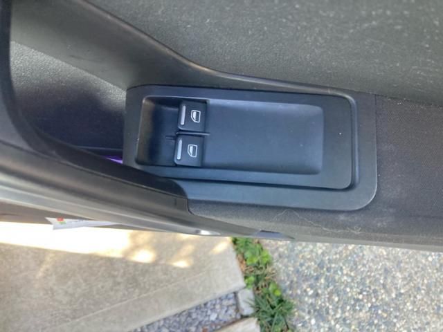 VOLKSWAGEN THE BEETL 2015 Image 31