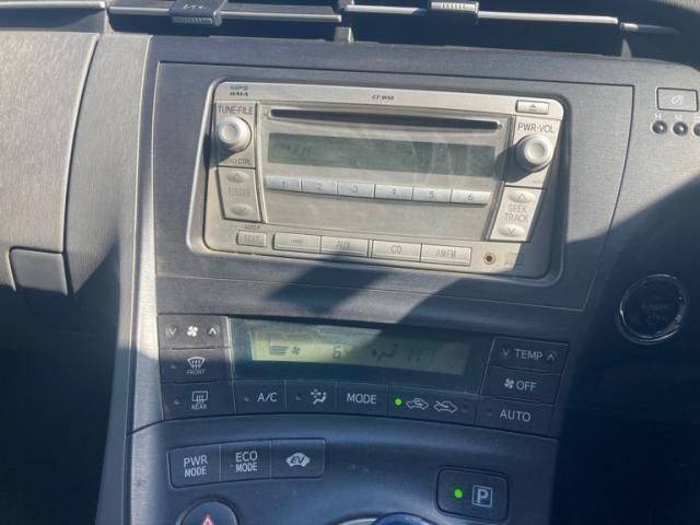 TOYOTA PRIUS 2010 Image 31