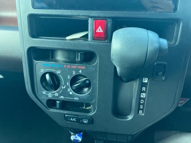 TOYOTA ROOMY 2018 Image 31