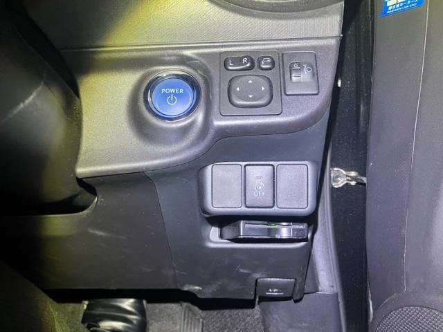 TOYOTA AQUA 2013 Image 31