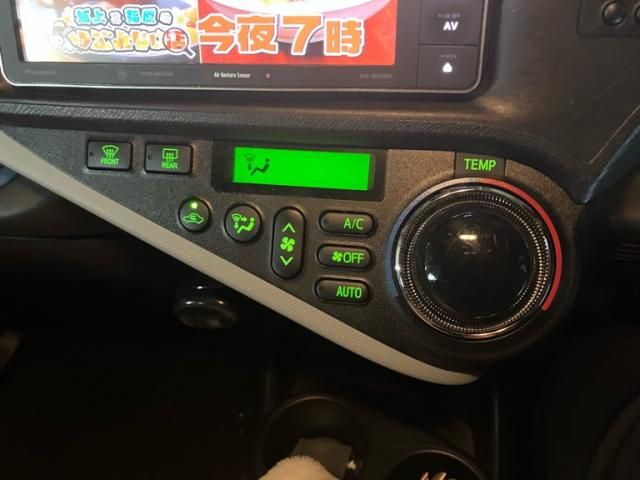 TOYOTA AQUA 2013 Image 31