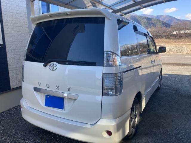 TOYOTA VOXY 2005 Image 31