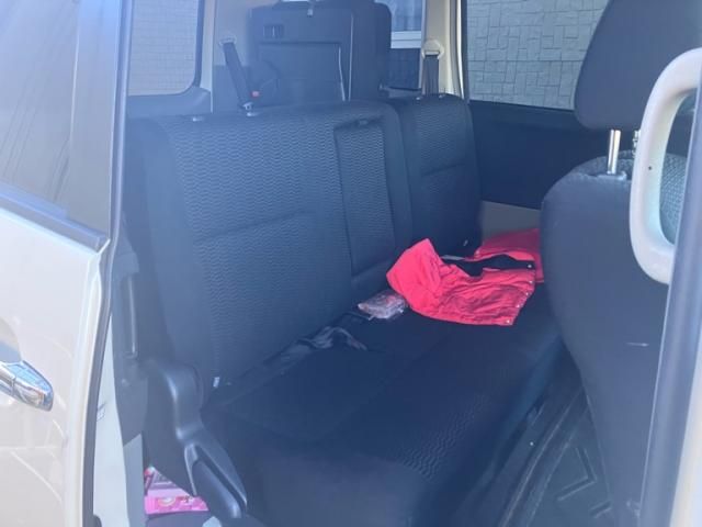 TOYOTA VOXY 2005 Image 31