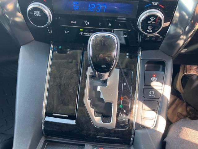 TOYOTA VELLFIRE 2015 Image 31