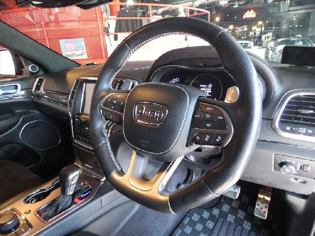 JEEP GRAND CHEROKEE 2017 Image 31