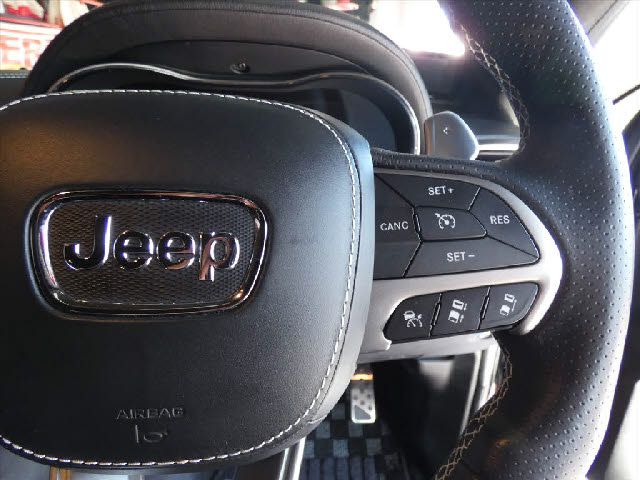 JEEP GRAND CHEROKEE 2017 Image 31