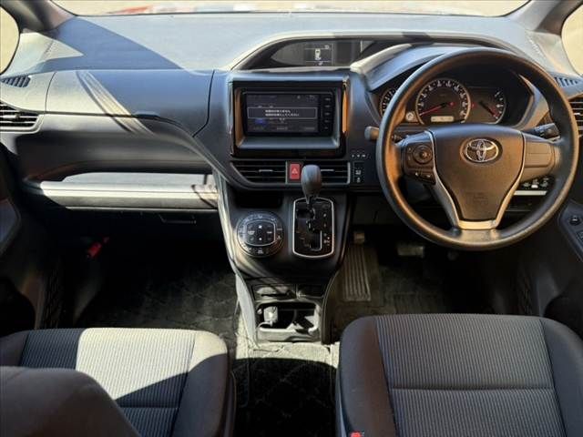 TOYOTA VOXY 2015 Image 31