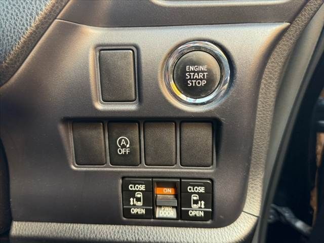 TOYOTA VOXY 2015 Image 31