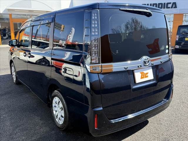 TOYOTA VOXY 2015 Image 31