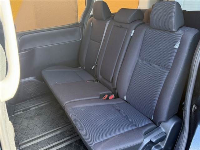 TOYOTA VOXY 2015 Image 31