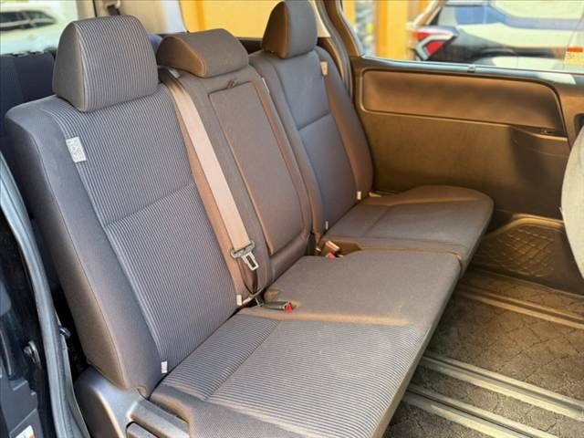 TOYOTA VOXY 2015 Image 31