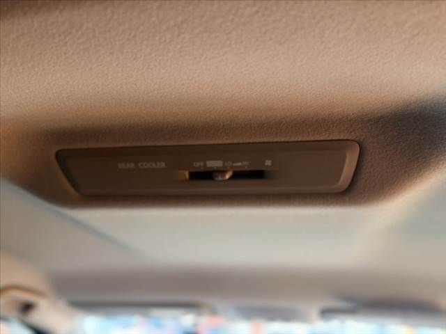 TOYOTA VOXY 2015 Image 31