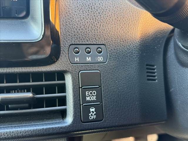 TOYOTA VOXY 2015 Image 31