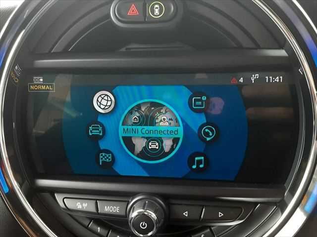 BMW MINI COOPER 5DOOR 2019 Image 31