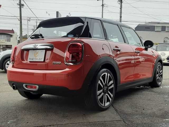 BMW MINI COOPER 5DOOR 2019 Image 31