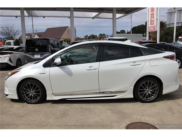 TOYOTA PRIUS 2016 Image 31