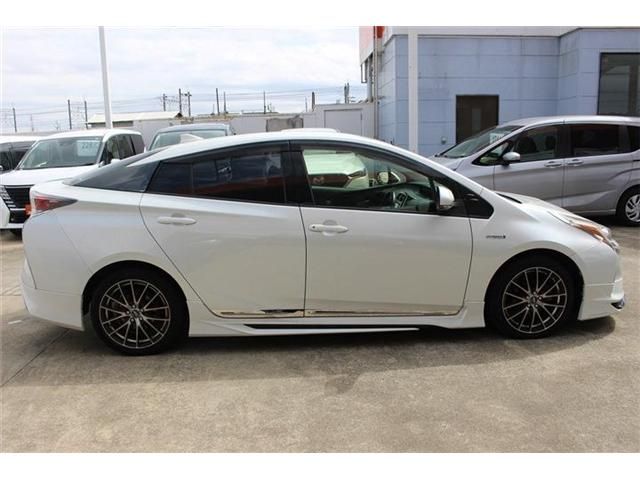 TOYOTA PRIUS 2016 Image 31