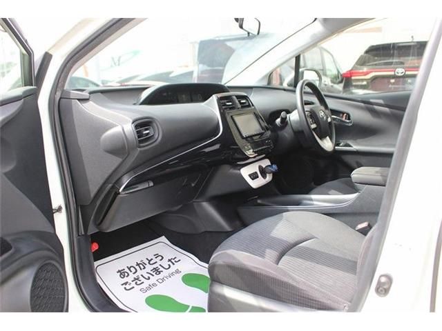 TOYOTA PRIUS 2016 Image 31