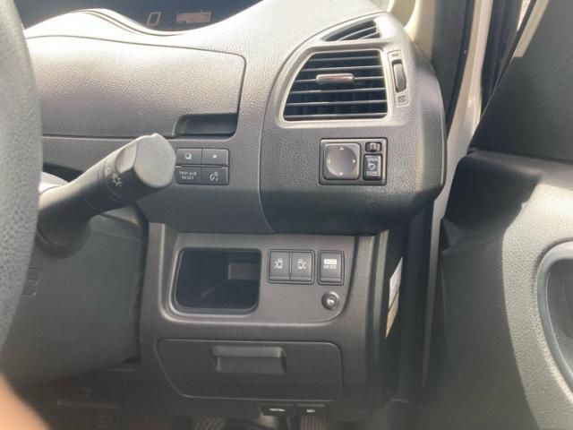 NISSAN SERENA  WG 2011 Image 31
