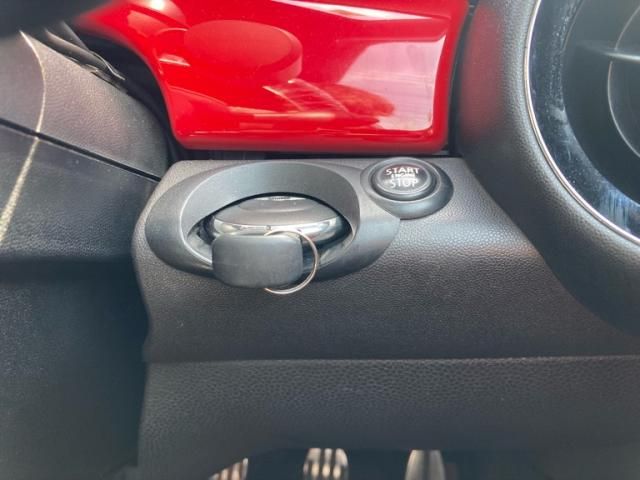 BMW MINI CLUBMAN 2014 Image 31