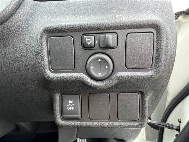 NISSAN NOTE 2015 Image 31