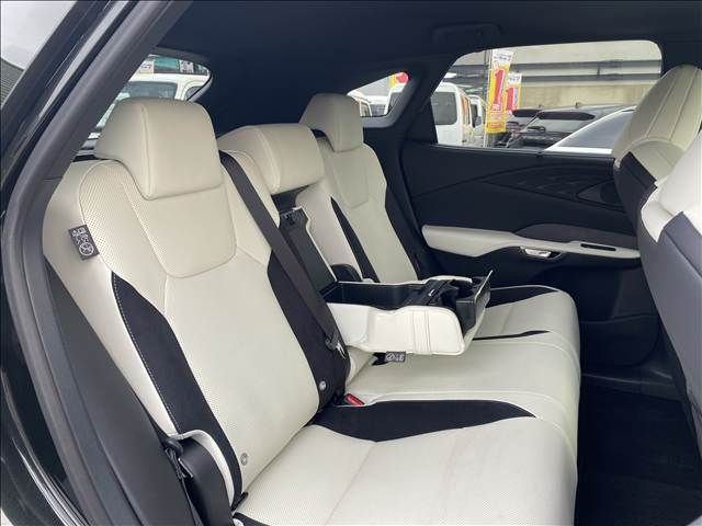 TOYOTA LEXUS RX500H 2025 Image 31