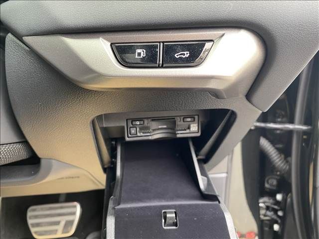 TOYOTA LEXUS RX500H 2025 Image 31