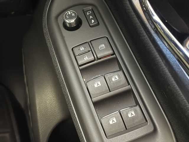 TOYOTA NOAH HYBRID 2017 Image 31