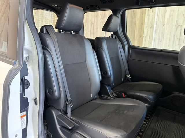 TOYOTA NOAH HYBRID 2017 Image 31