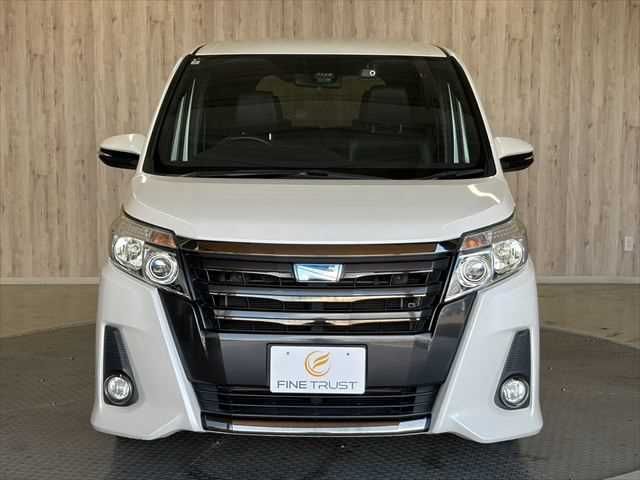 TOYOTA NOAH HYBRID 2017 Image 31