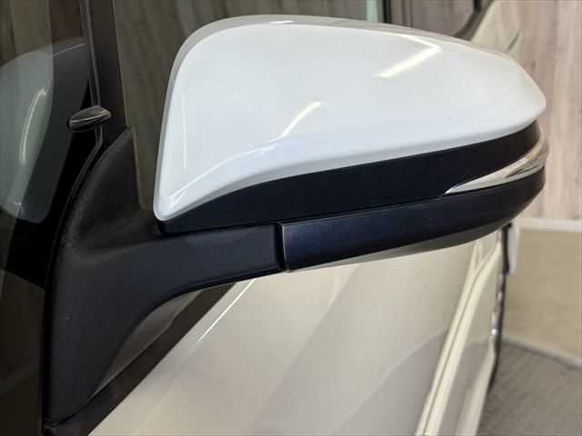 TOYOTA NOAH HYBRID 2017 Image 31