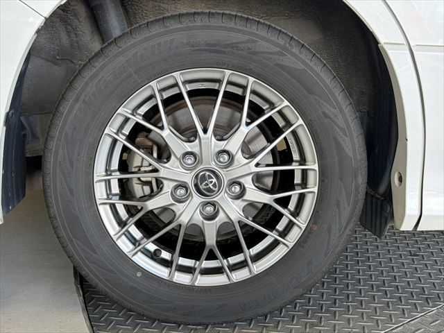 TOYOTA NOAH HYBRID 2017 Image 31