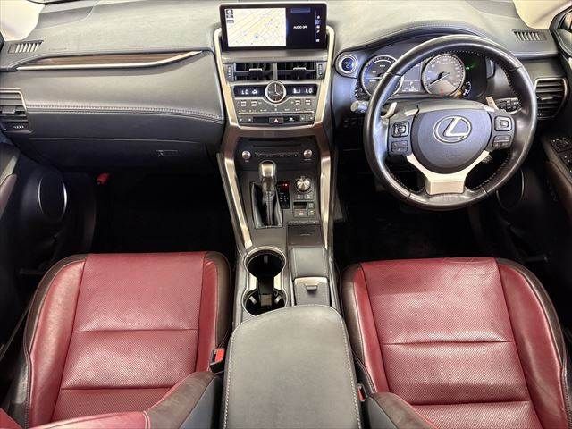 TOYOTA LEXUS NX300H 2018 Image 31