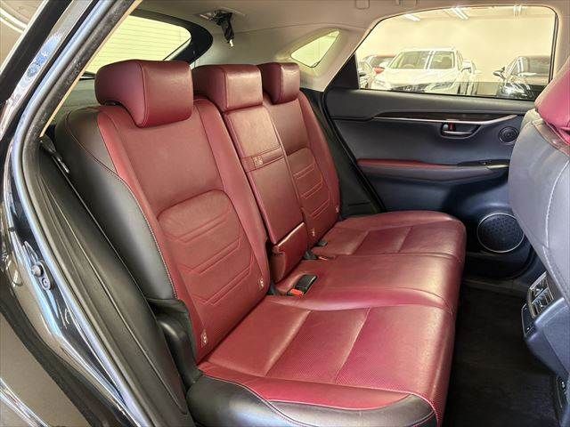 TOYOTA LEXUS NX300H 2018 Image 31