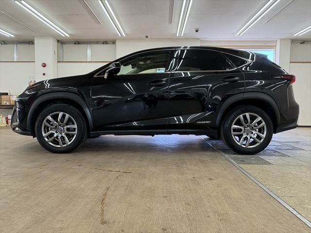 TOYOTA LEXUS NX300H 2018 Image 31