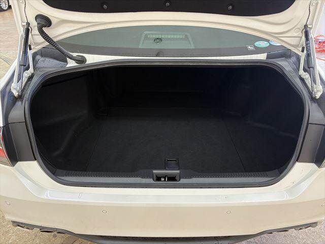 TOYOTA CROWN SEDAN HYBRID 2018 Image 31