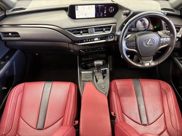 TOYOTA LEXUS UX250H 2020 Image 31