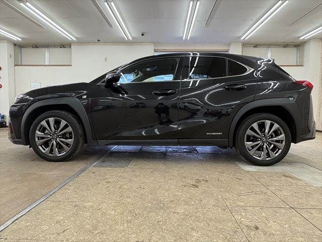 TOYOTA LEXUS UX250H 2020 Image 31